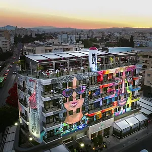 מלון Rise Urban Art ***